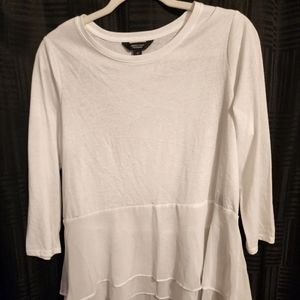 Simply Vera Verawang white top with ruffle